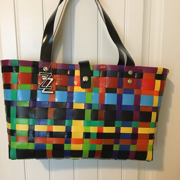 Bag made of recycled package strips - Picture 1 of 2